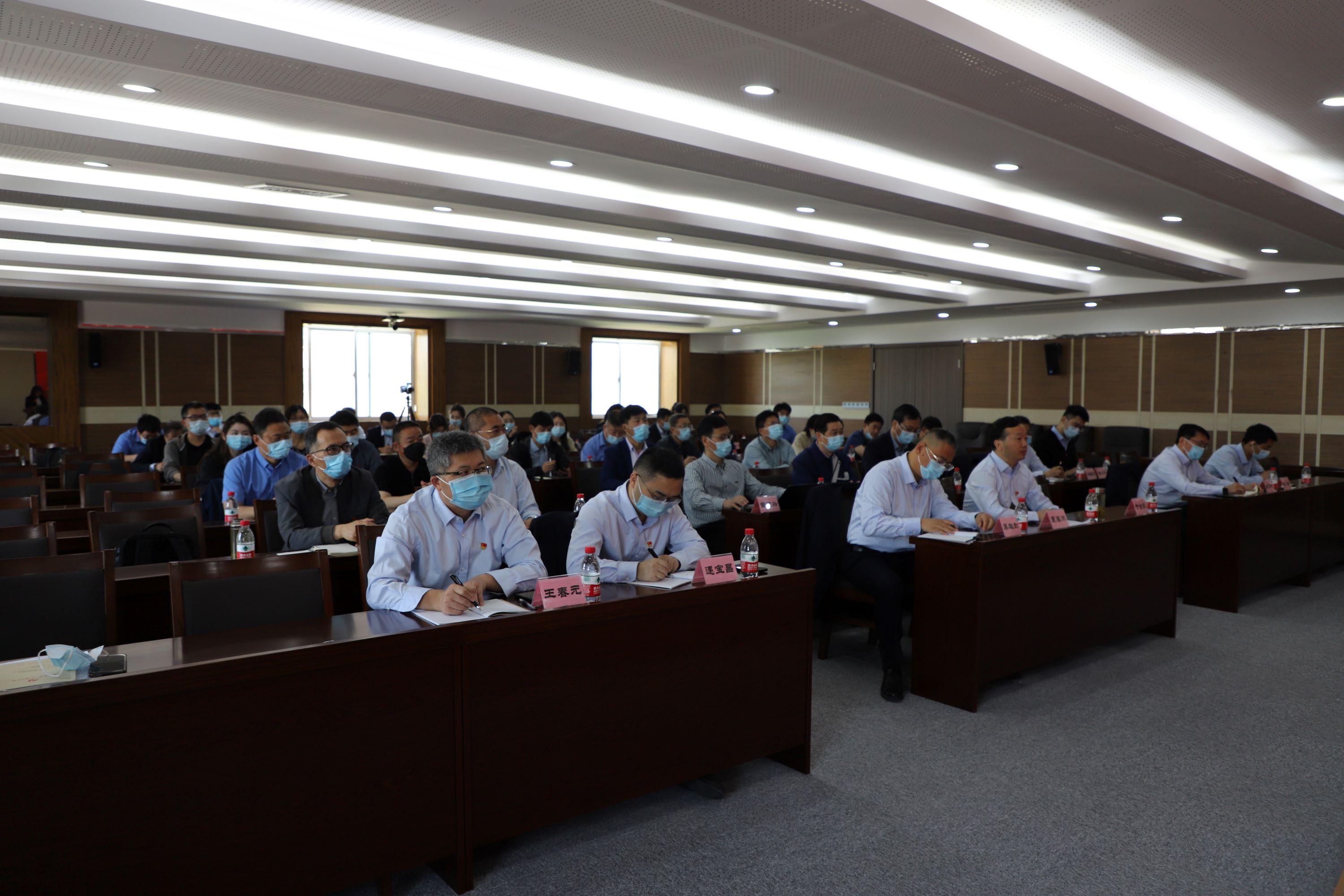 聯(lián)環(huán)集團召開黨風(fēng)廉政警示教育大會